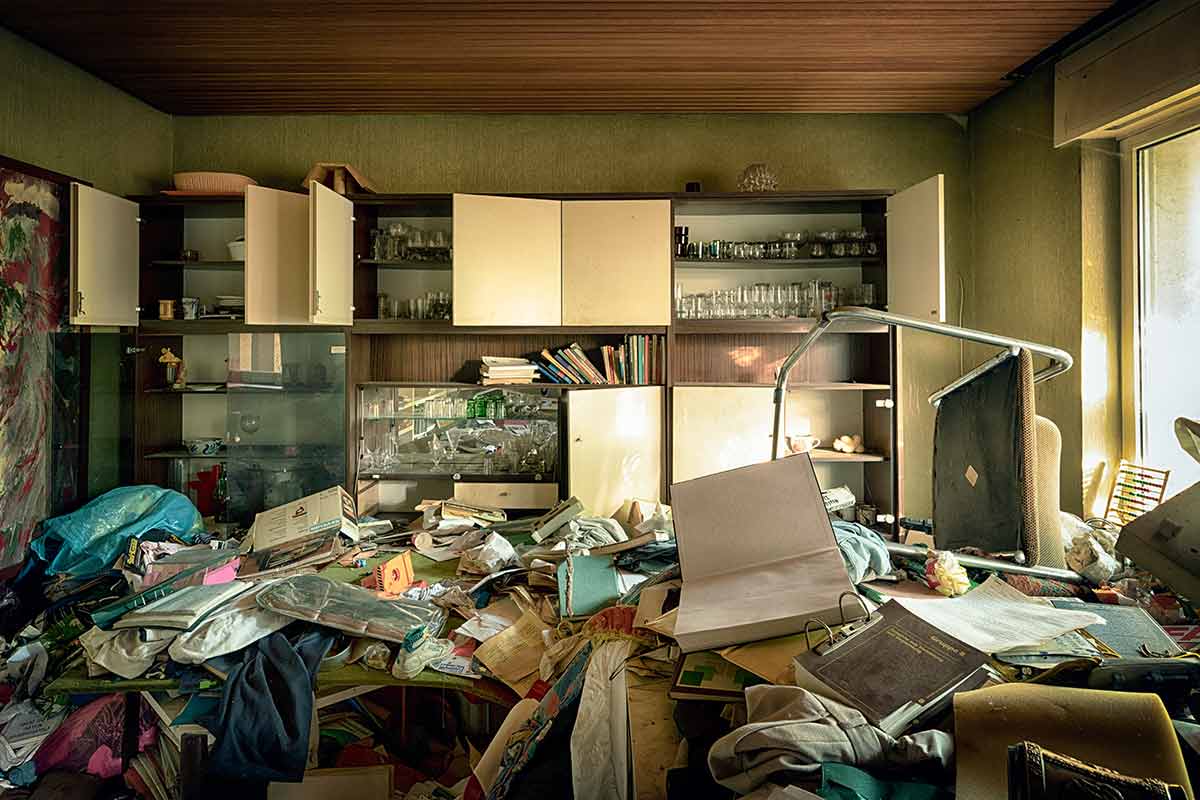 Räumung einer Messiwohnung in Völs in Tirol